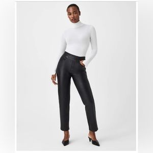 🆕 Spanx Leather-Like Straight Leg Pant
